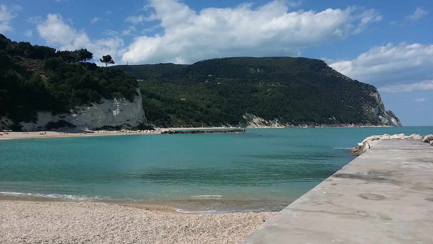 casetta nella valle le marche strand 5