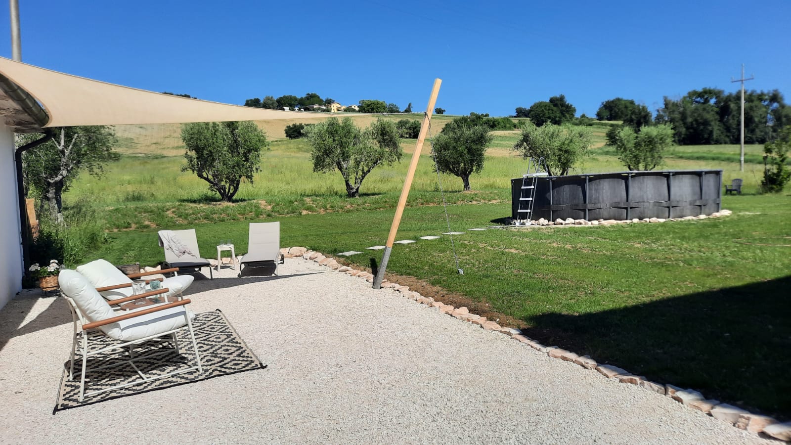 vakantiehuis-le-marche-buiten-3
