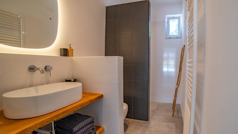 vakantiehuis-le-marche-badkamer-accomodatie-bij-nederlanders