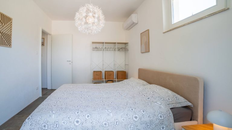 vakantiehuis-le-marche-ruime-slaapkamer-accommodatie
